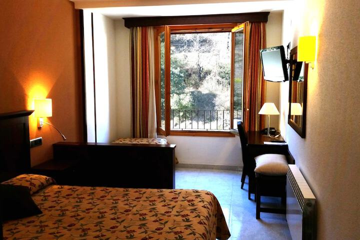 Room 12 of 50