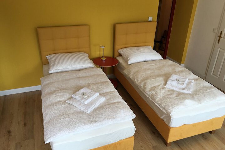 Room 4 of 41