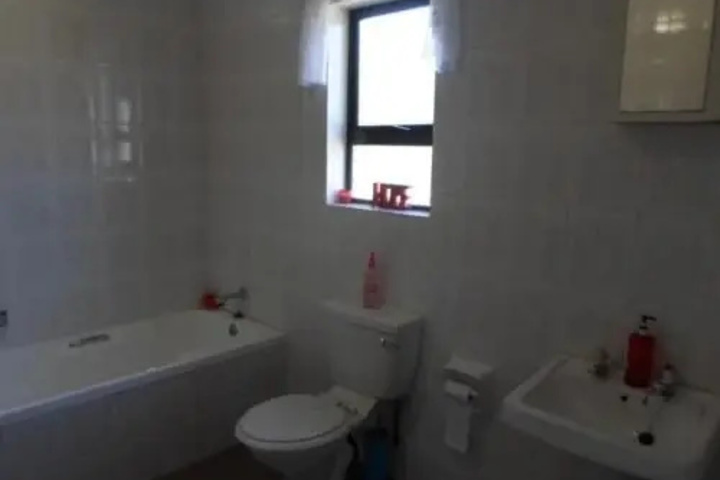 Room 6 of 15