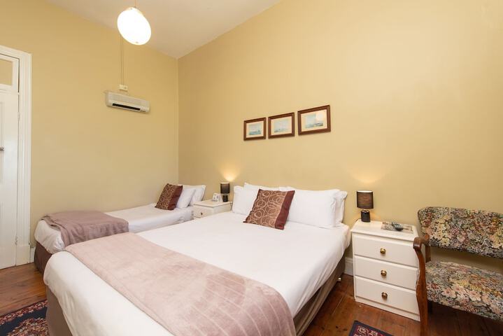 Room 16 of 44