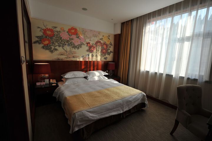 Room 10 of 51