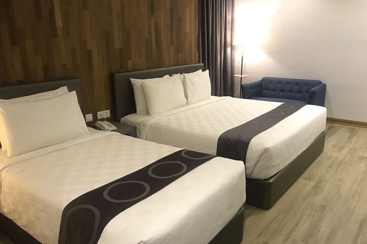 Room 28 of 52