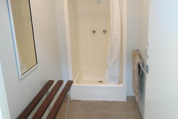 Room 16 of 27