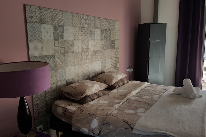 Room 6 of 39