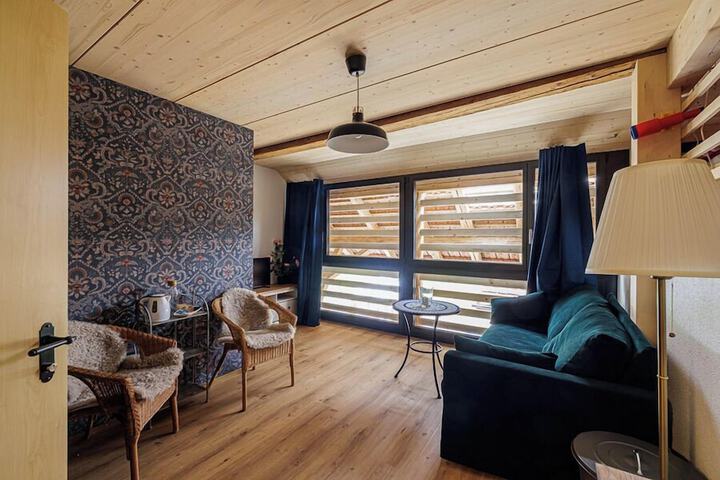 Room 8 of 35