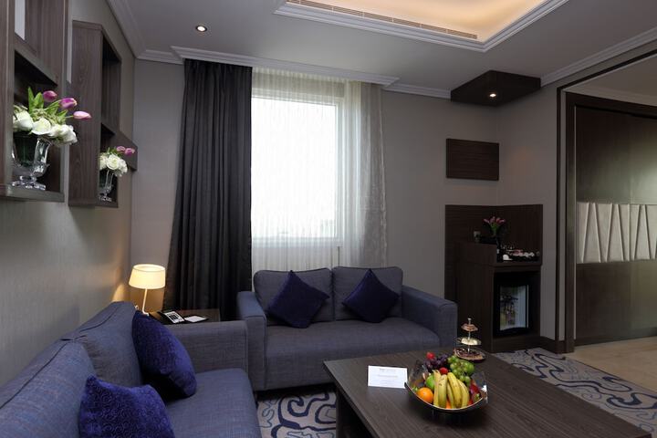 Room 16 of 77