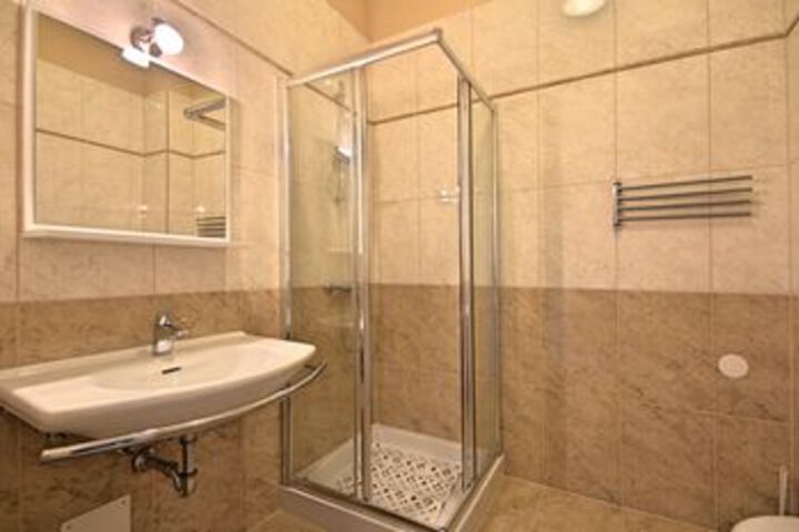 Room 2 of 21