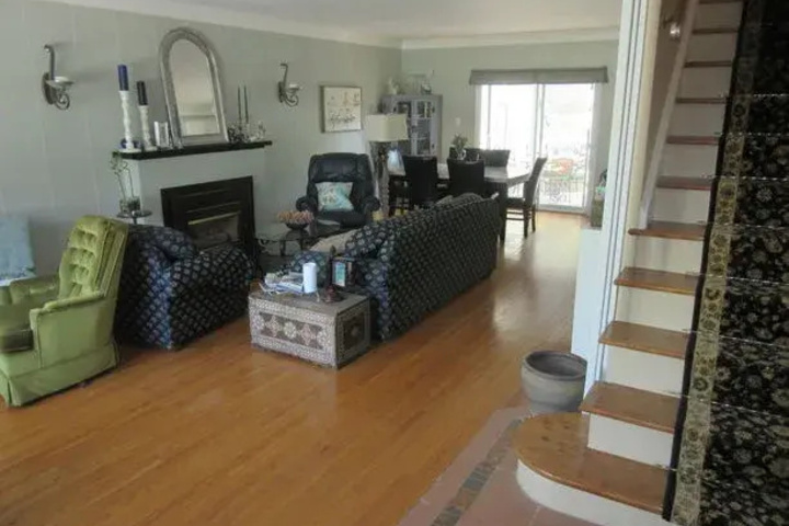 Room 11 of 20