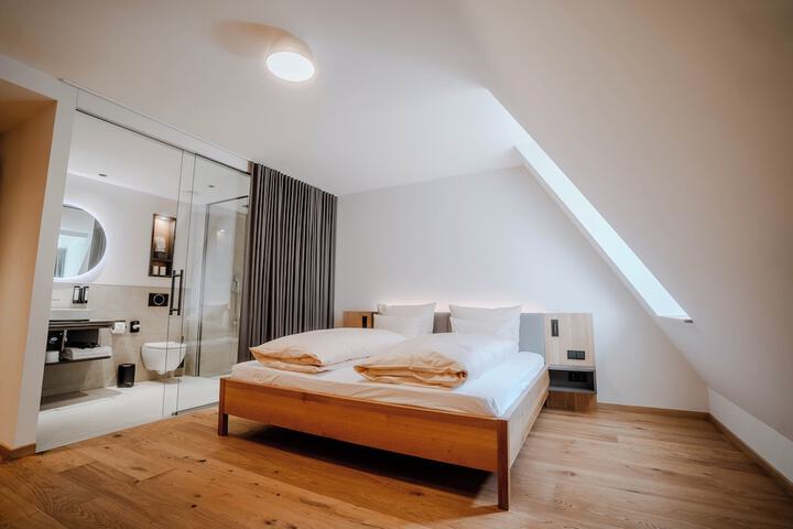 Room 40 of 130