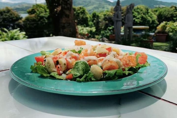 Dining 8 of 17