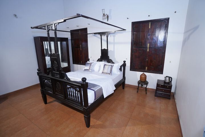 Room 2 of 23