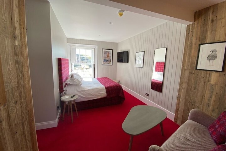 Room 28 of 84