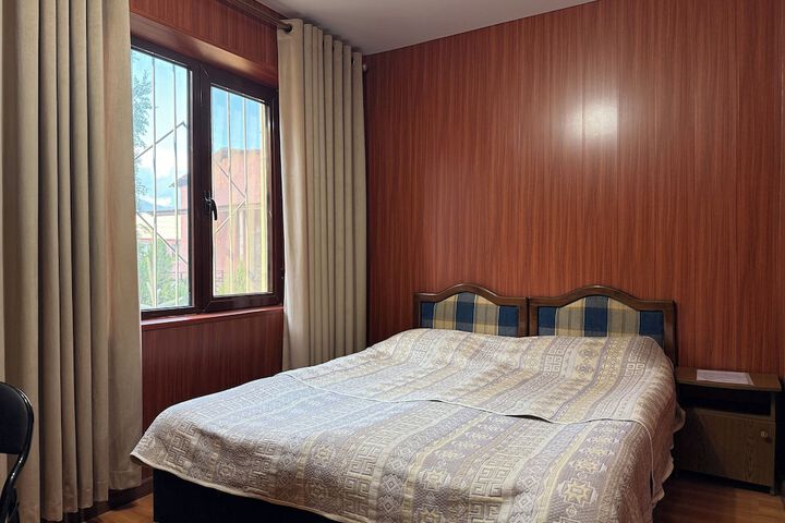Room 4 of 36