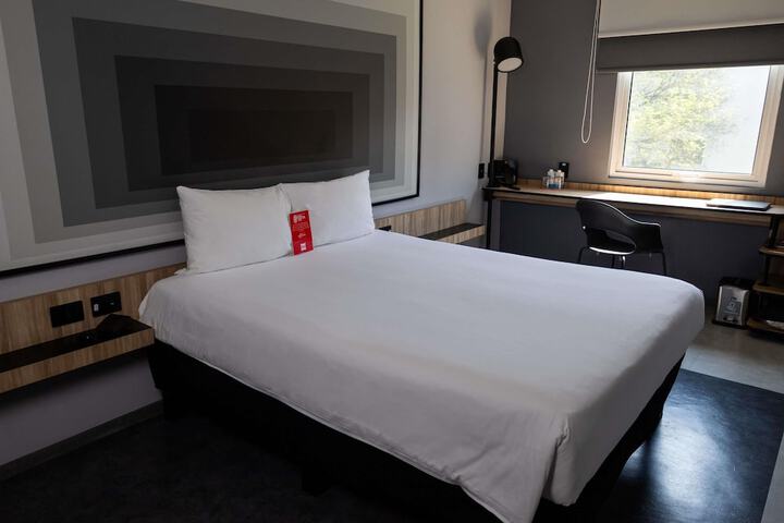 Room 18 of 61