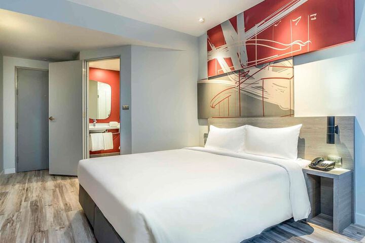 Room 16 of 65