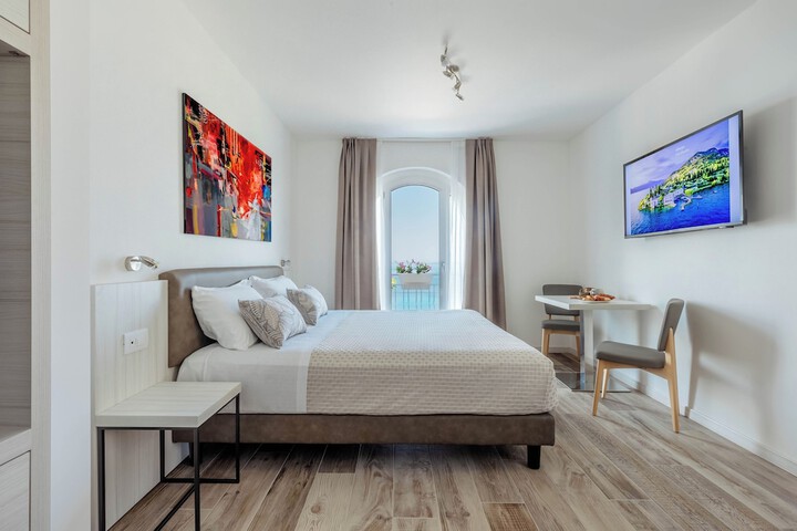 Room 15 of 60