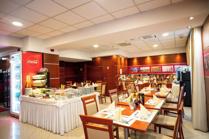 Dining 116 of 153