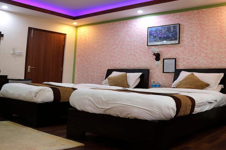 Room 6 of 11