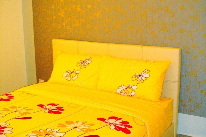 Room 12 of 27