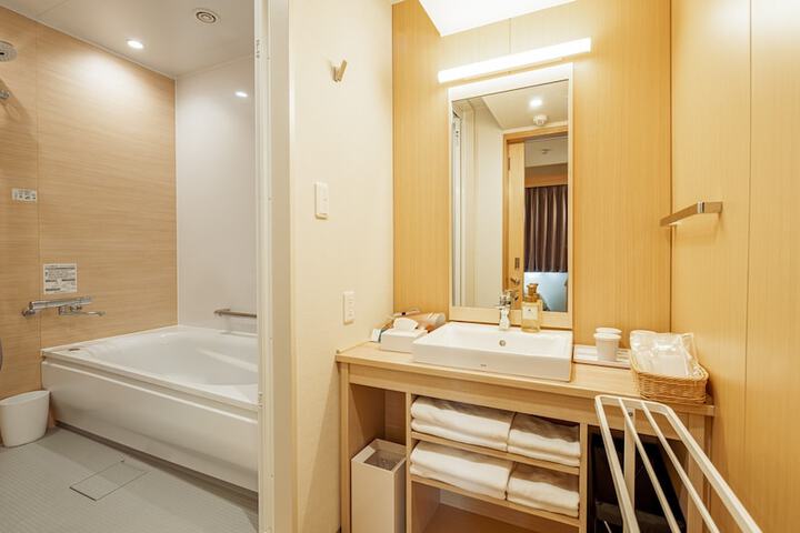 Room 42 of 73