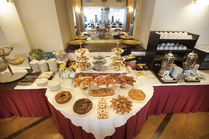 Breakfast/Coffee Service 56 of 81