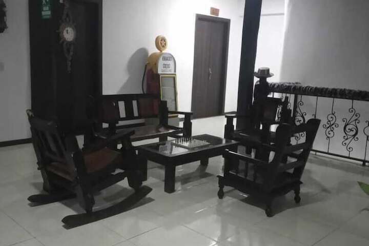 Room 7 of 11