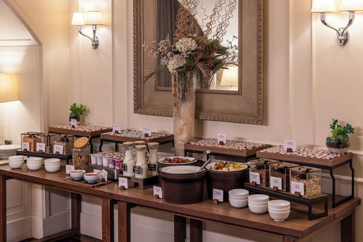 Breakfast/Coffee Service 70 of 92