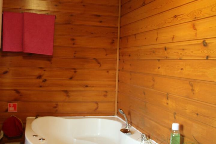 Room 1 of 18