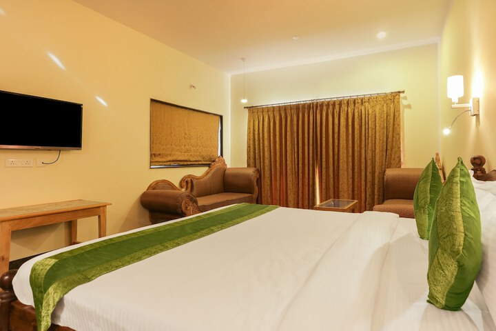 Room 15 of 26