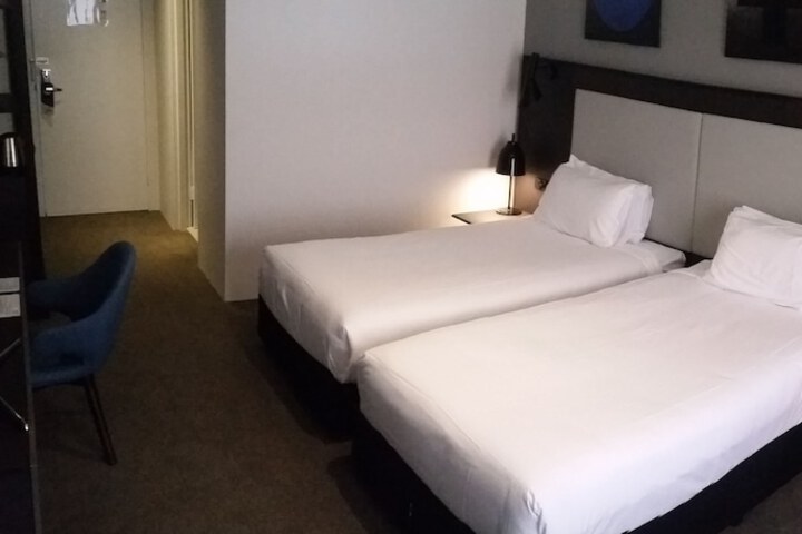 Room 13 of 29