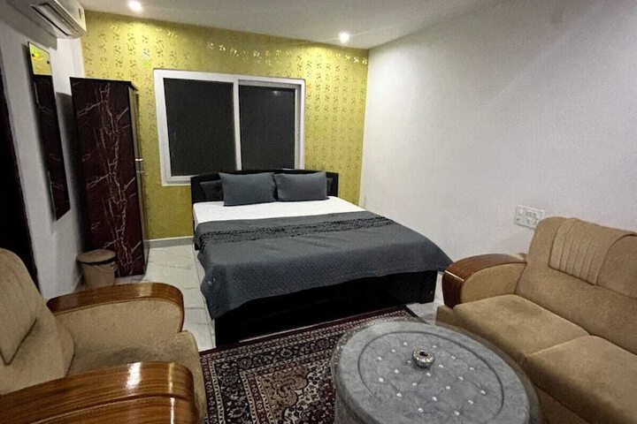 Room 11 of 22