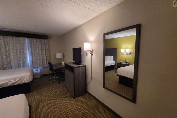 2 Double Beds (18 of 18)