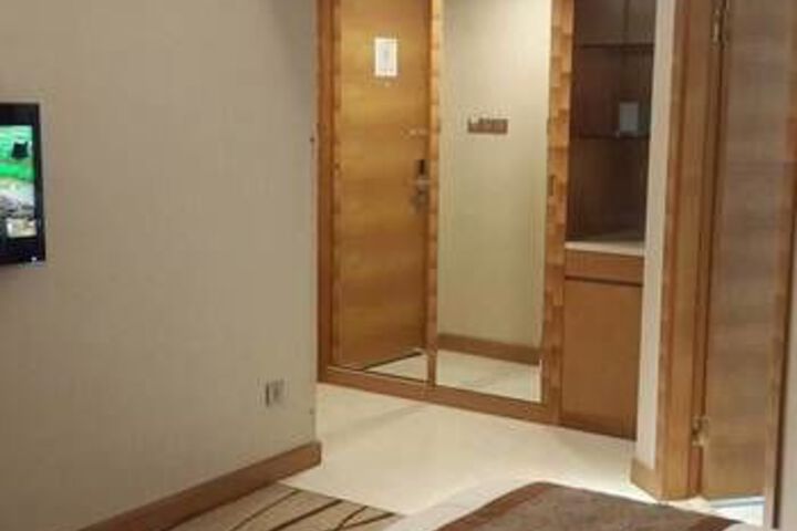 Room 16 of 137