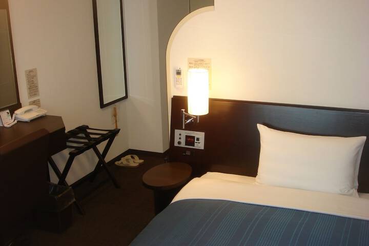 Room 3 of 22