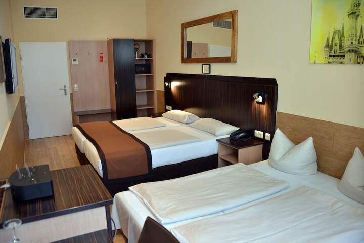 Room 68 of 136