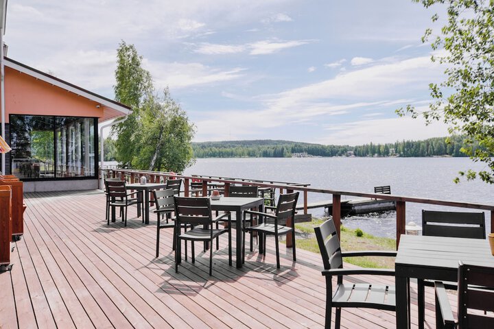 Sundeck 48 of 64