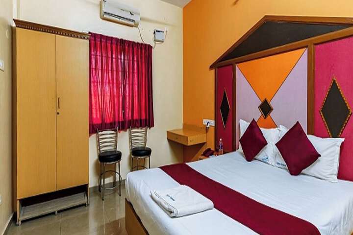 Room 4 of 18