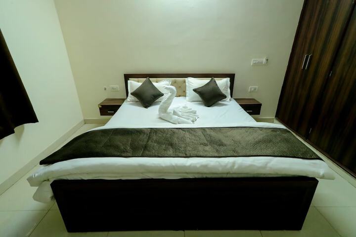 Room 9 of 23