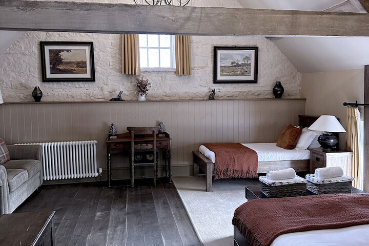 Room 16 of 44