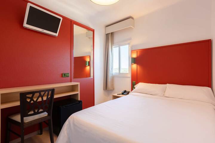 Room 7 of 62