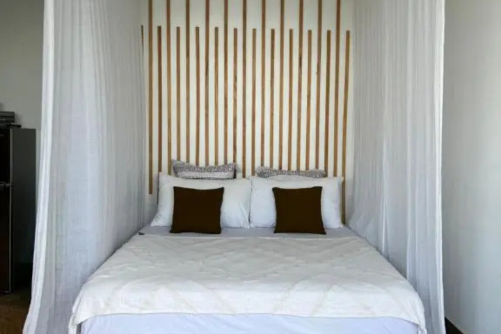 Room 3 of 12