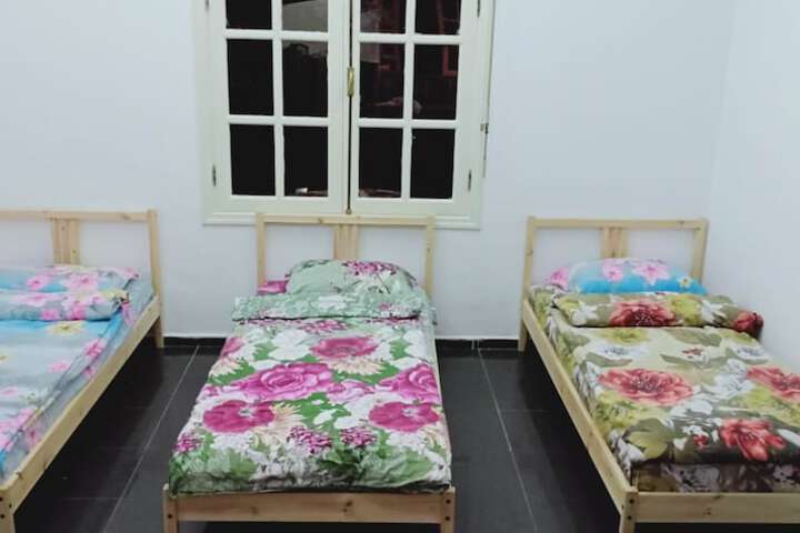 Room 9 of 16