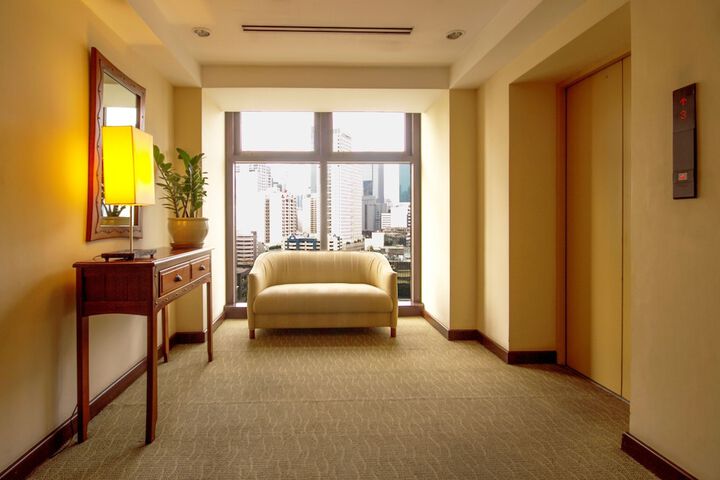 Ballroom/Hall 28 of 43