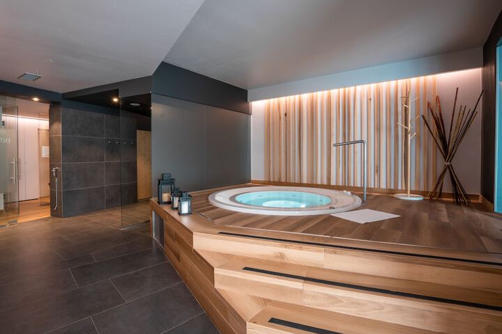 Spa 52 of 59