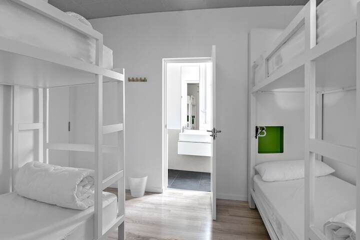 Room 21 of 113