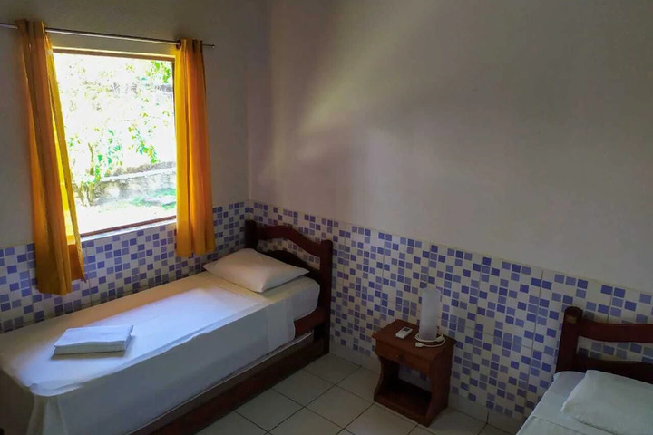 Room 5 of 6