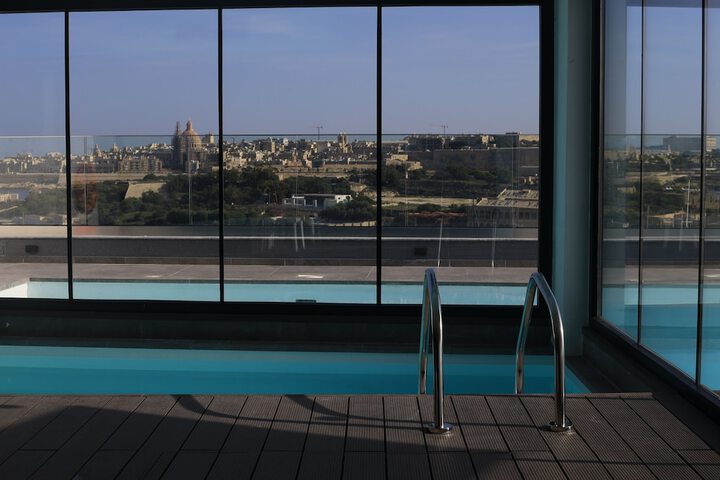 Pool 78 of 127