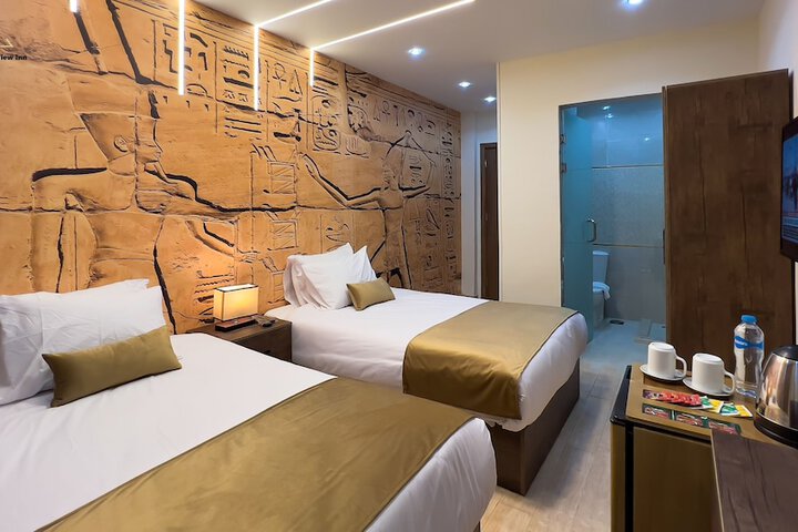 Room 12 of 80