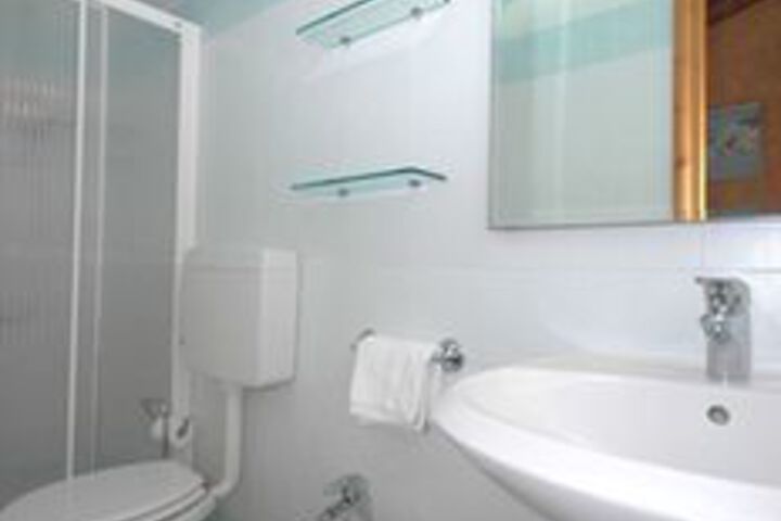 Room 13 of 43