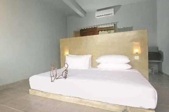 Room 9 of 22